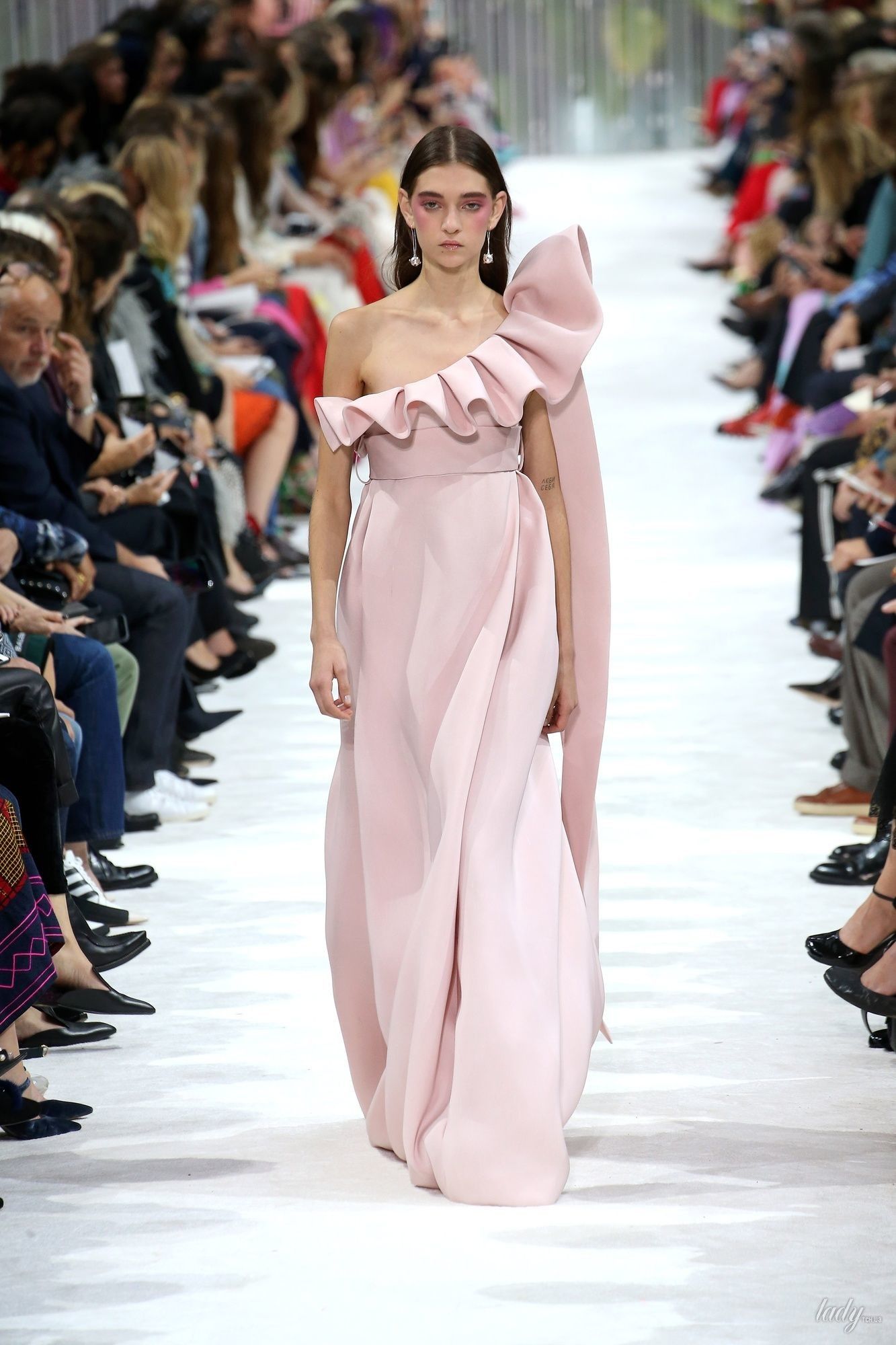 Коллекция Valentino прет-а-порте сезона весна-лето 2018_76