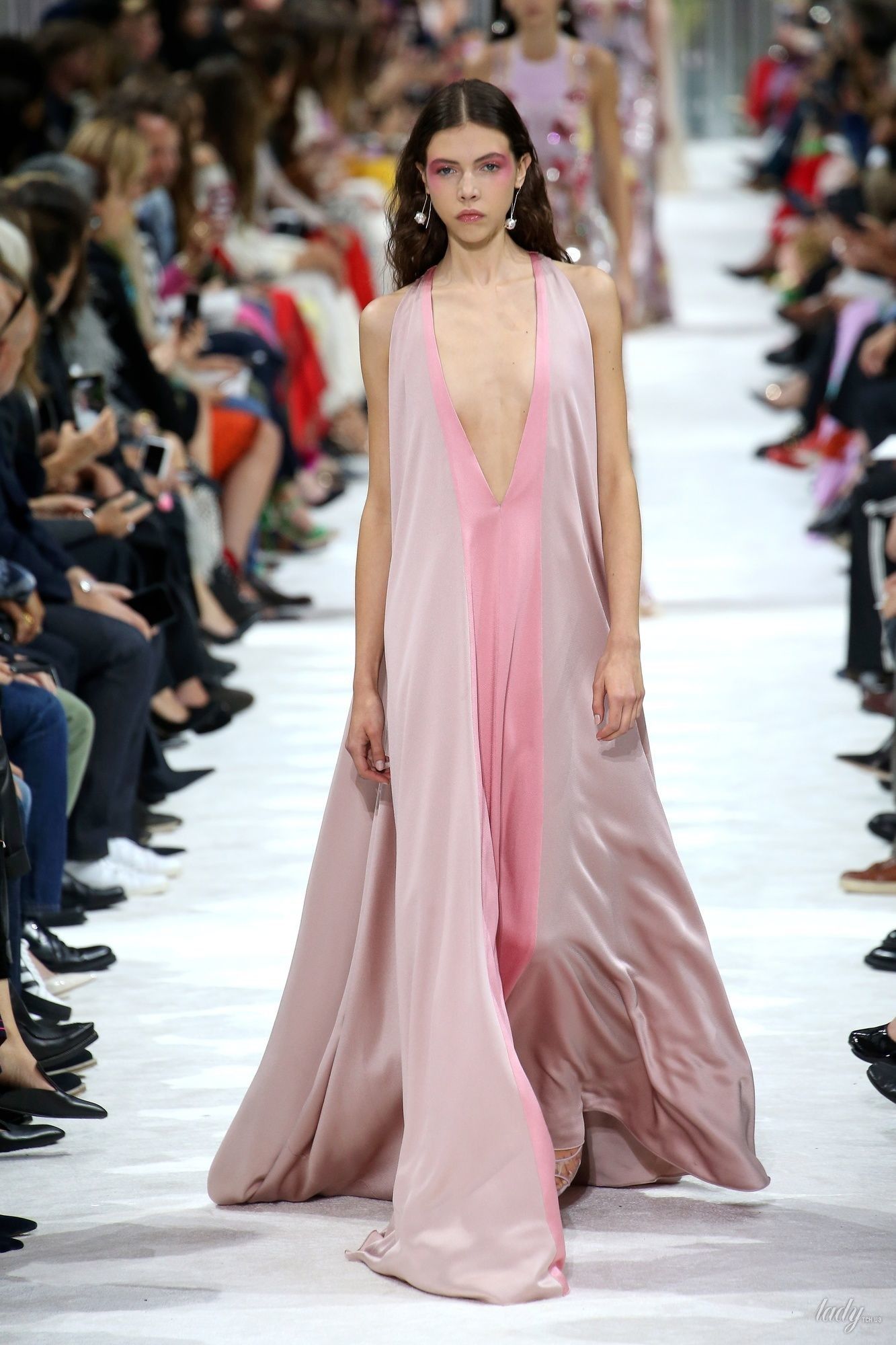 Коллекция Valentino прет-а-порте сезона весна-лето 2018_72