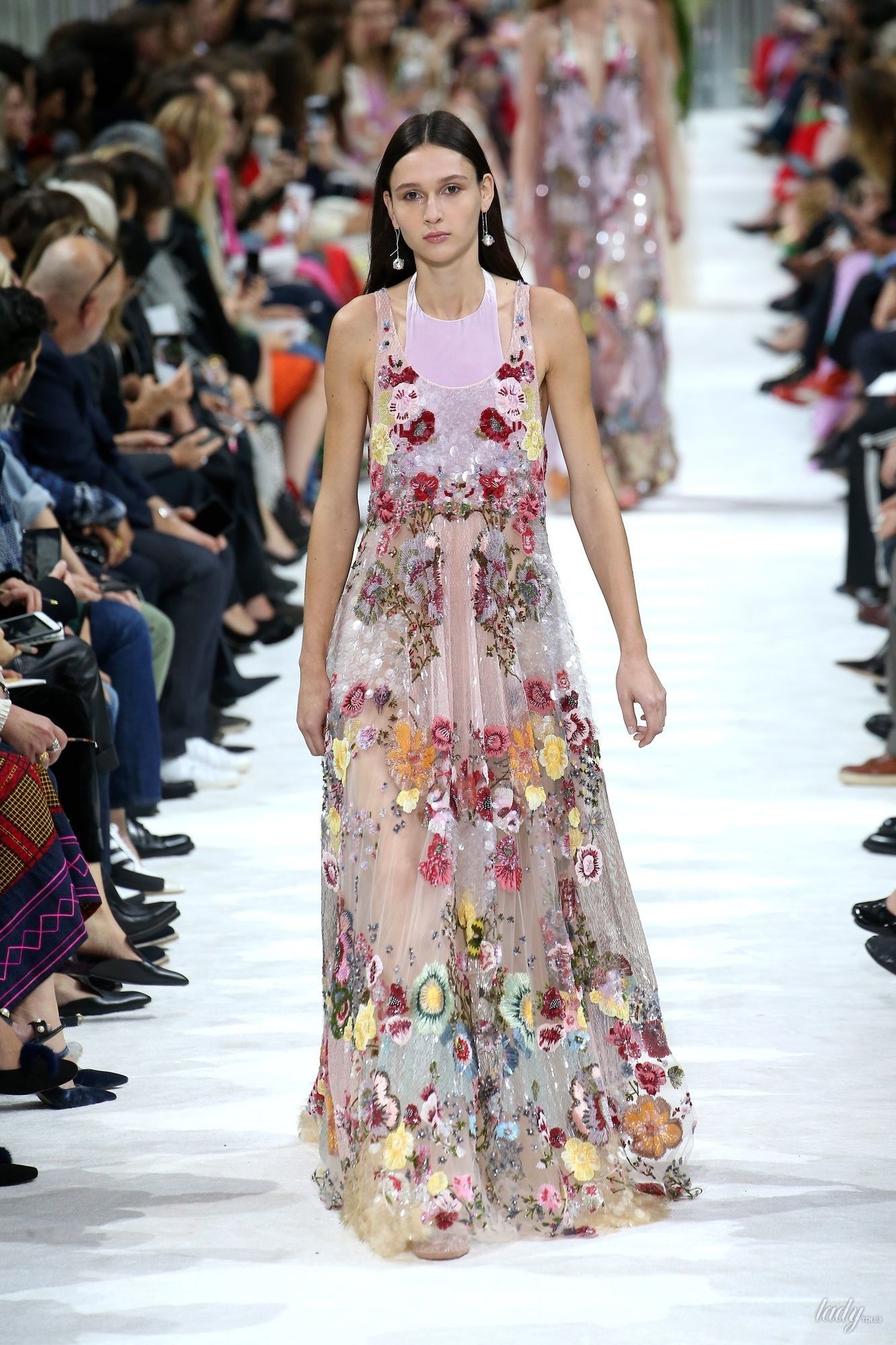 Коллекция Valentino прет-а-порте сезона весна-лето 2018_73