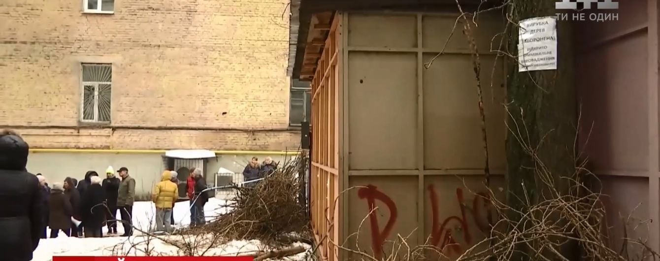 У Києві на Саксаганського до переломів і струсів мозку побилися люди
