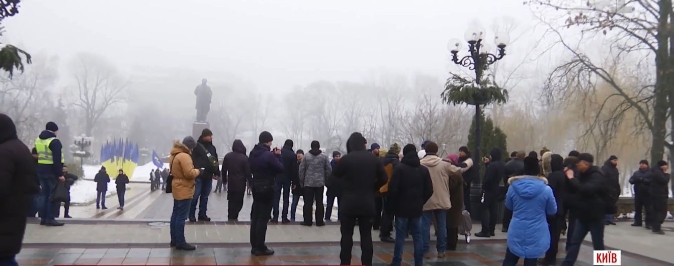 День Кобзаря минув у Києві зі сварками, молитвами і безкоштовним проїздом