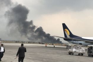 У Непалі розбився пасажирський літак з понад півсотнею осіб на борту
