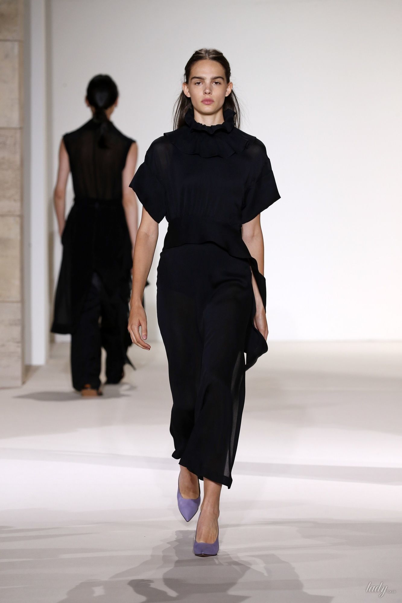 Коллекция Victoria Beckham прет-а-порте сезона весна-лето 2018_12