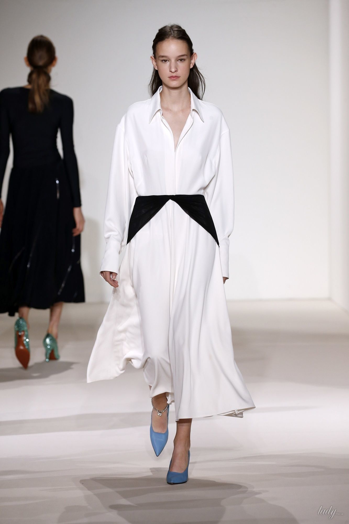 Коллекция Victoria Beckham прет-а-порте сезона весна-лето 2018_32