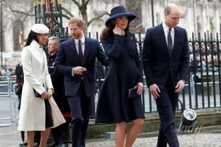 Беременная герцогиня Кембриджская надела на официальное мероприятие старое пальто