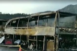 В Турции рейсовый автобус врезался в грузовик: 13 пассажиров погибли