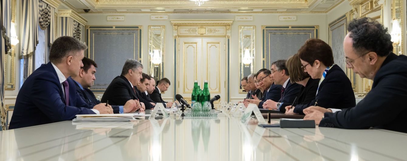 Порошенко призвал страны "Большой семерки" не признавать выборы президента РФ в Крыму