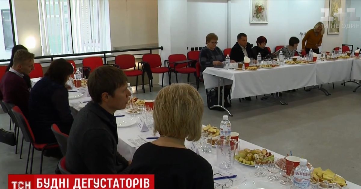 Дегустація спирту: фахівці смакують горілку кількох десятків виробників заради чесних висновків