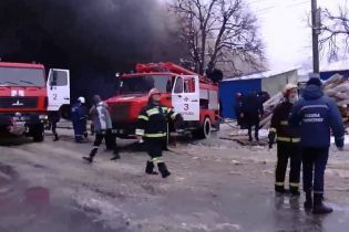 У чорній завісі диму: палає один із найбільших ринків України