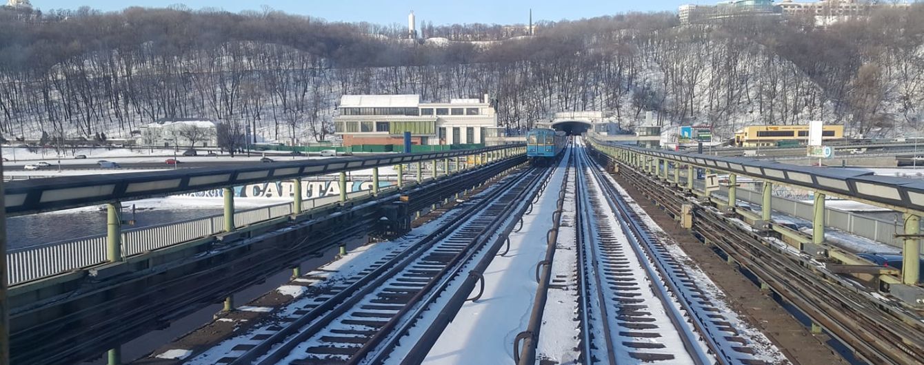 В Киеве в час пик приостанавливали движение поездов между двумя станциями