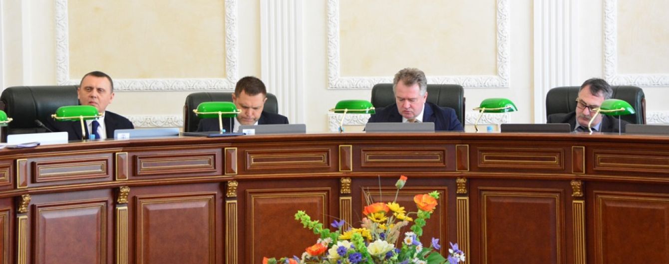 Судью с Донетчины уволили за кражу чая и часов в магазине