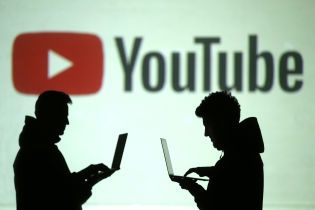 У Росії запропонували ввести ліцензії для відеоблогерів