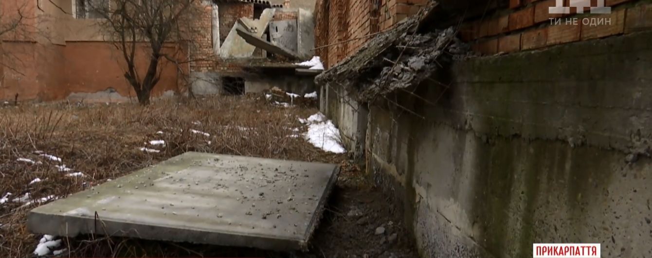 У Коломиї бетонна плита впала з недобудови на 16-річного хлопця