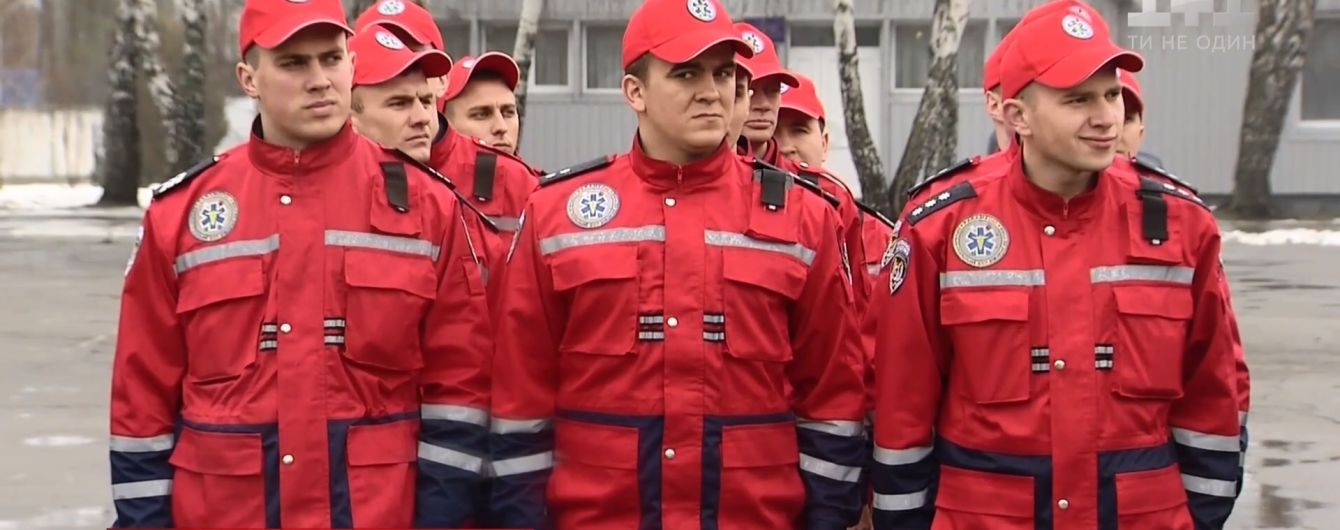 Школьник попал в курьезную ситуацию на теннисном столе