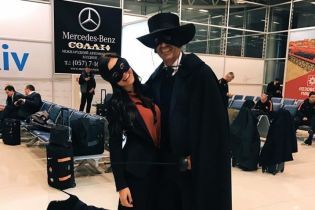 Тренеру "Шахтера" приписывают роман с пресс-секретаршей Ахметова