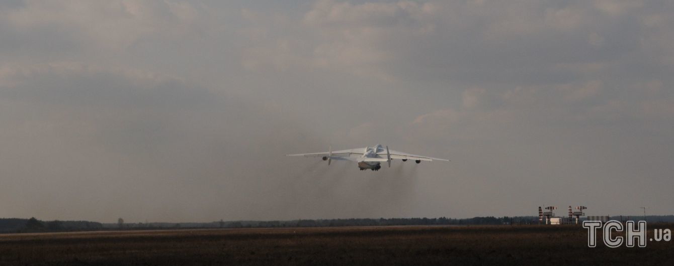 АН-225 "Мрія" доставляет из Китая рекордные грузы масок и тестов на коронавирус в разные страны: как работается экипажу