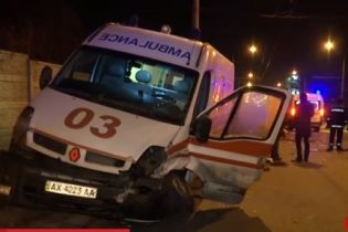В Харькове "Славута" влетела в карету "скорой", двое человек погибли