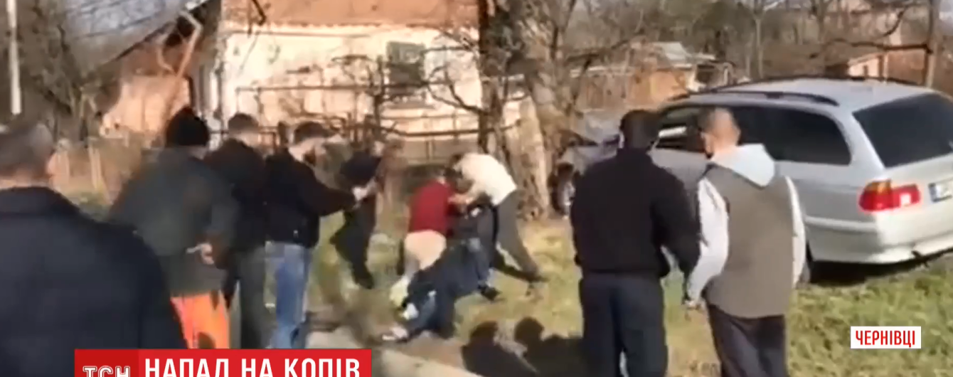 За нападение нетрезвых парней на копов в Черновцах им грозит 5 лет тюрьмы