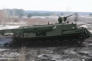В Україні розпочалося серійне виробництво бойових машин "Атлет" - Порошенко