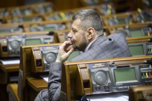 Мосійчук вдарив Лещенка тростиною за запитання про орієнтацію Ляшка