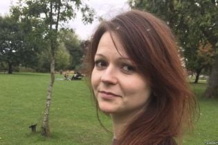 Новая работа и встречи с друзьями: СМИ узнали подробности о жизни Скрипалей после отравления
