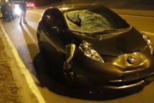 Під Києвом пішохід кинувся під колеса "Nissan"