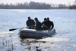 На Киевщине третьи сутки ищут пропавшего рыбака