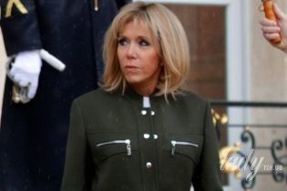 В пальто Louis Vuitton и на каблуках: стильный образ Брижит Макрон