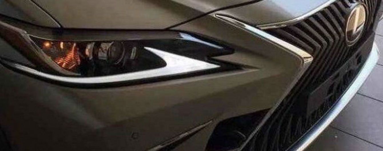 Обновленный Lexus ES показывает первые детали