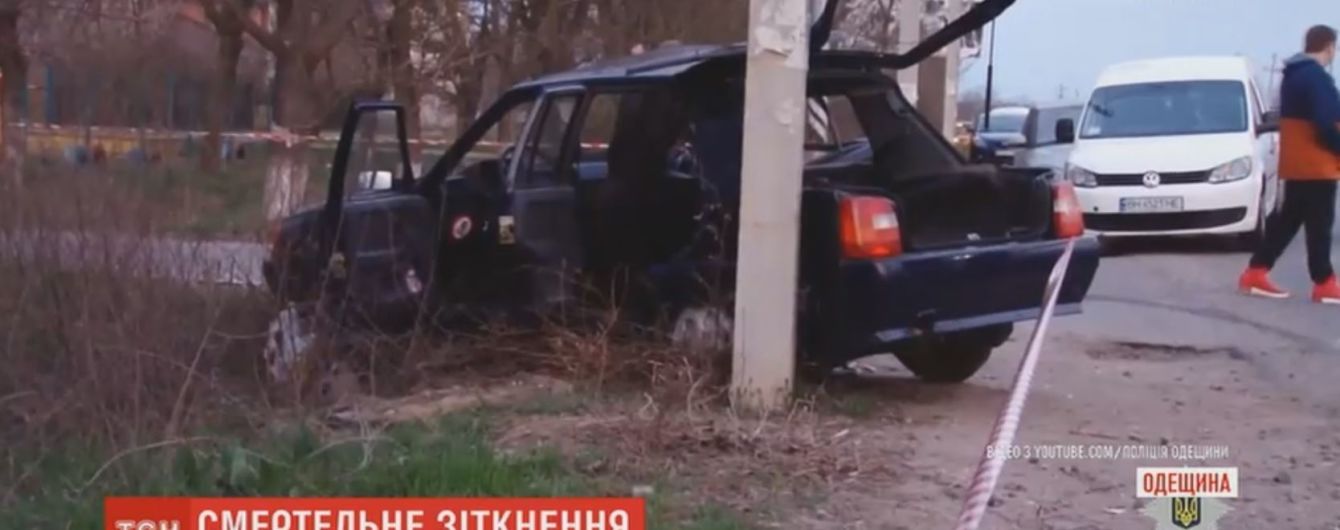 Троє дітей досі у важкому стані після аварії маршрутки і легковика на Одещині