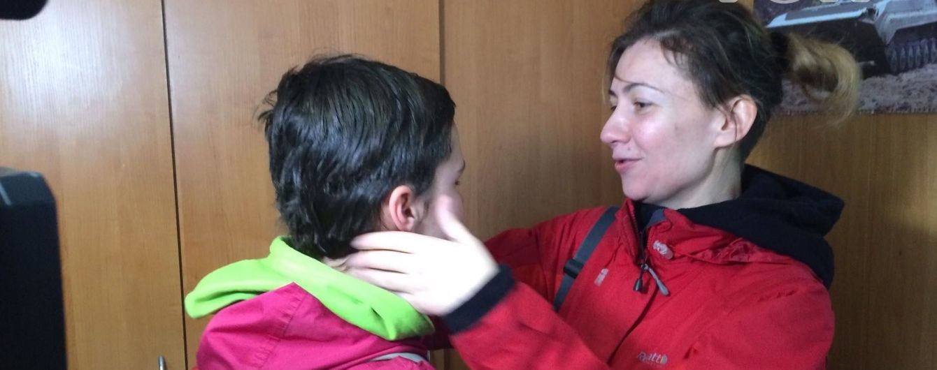 Журналисты ТСН помогли найти школьниц, которые три дня находились в розыске