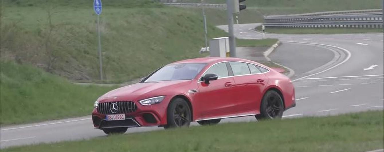 Mercedes-AMG разрабатывает мощный и доступный спорткар