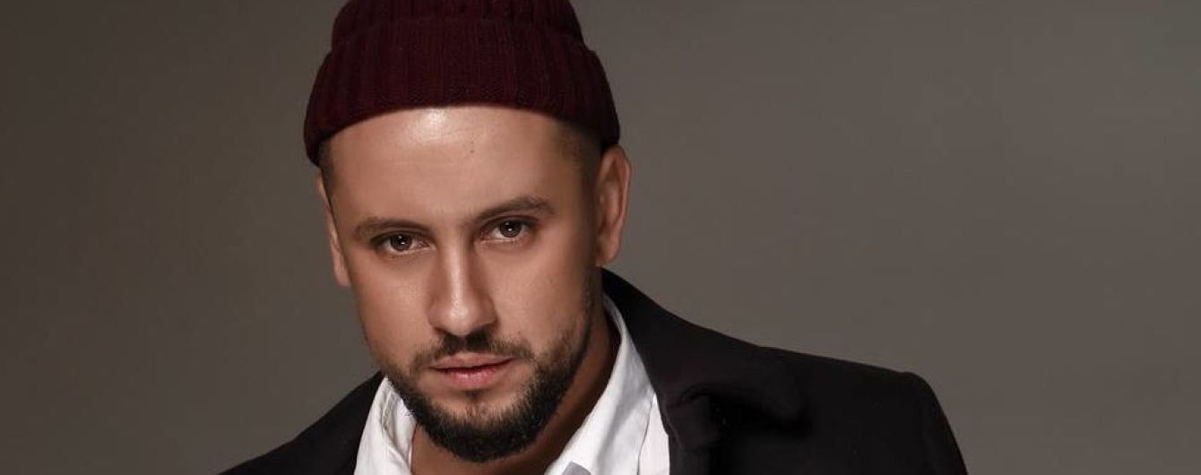 MONATIK в прямом эфире "Голосу країни" представил мотивационный трек "Жизнь поет"