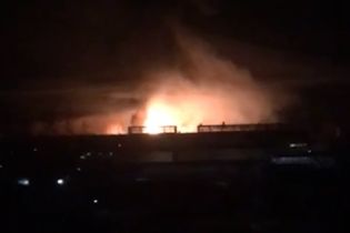 У Підмосков'ї масштабна пожежа охопила завод