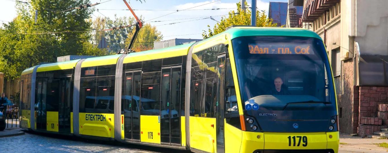 Квиток у водія буде дорожчим, аніж на зупинці. У Львові зросла вартість проїзду в трамваях та тролейбусах