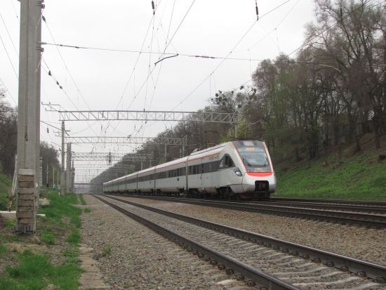 Кравцов пообіцяв вдвічі збільшити кількість швидкісних поїздів