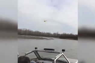 В России очевидцы сняли на видео крушение легкомоторного самолета