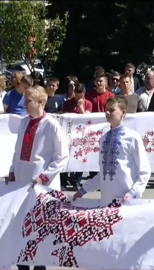 На Волині влаштували флешмоб на підтримку єдиної української помісної церкви