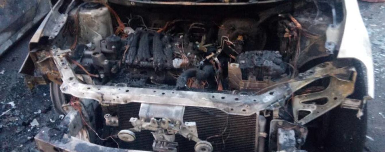В Одессе ночью неизвестные сожгли четыре авто в элитном районе