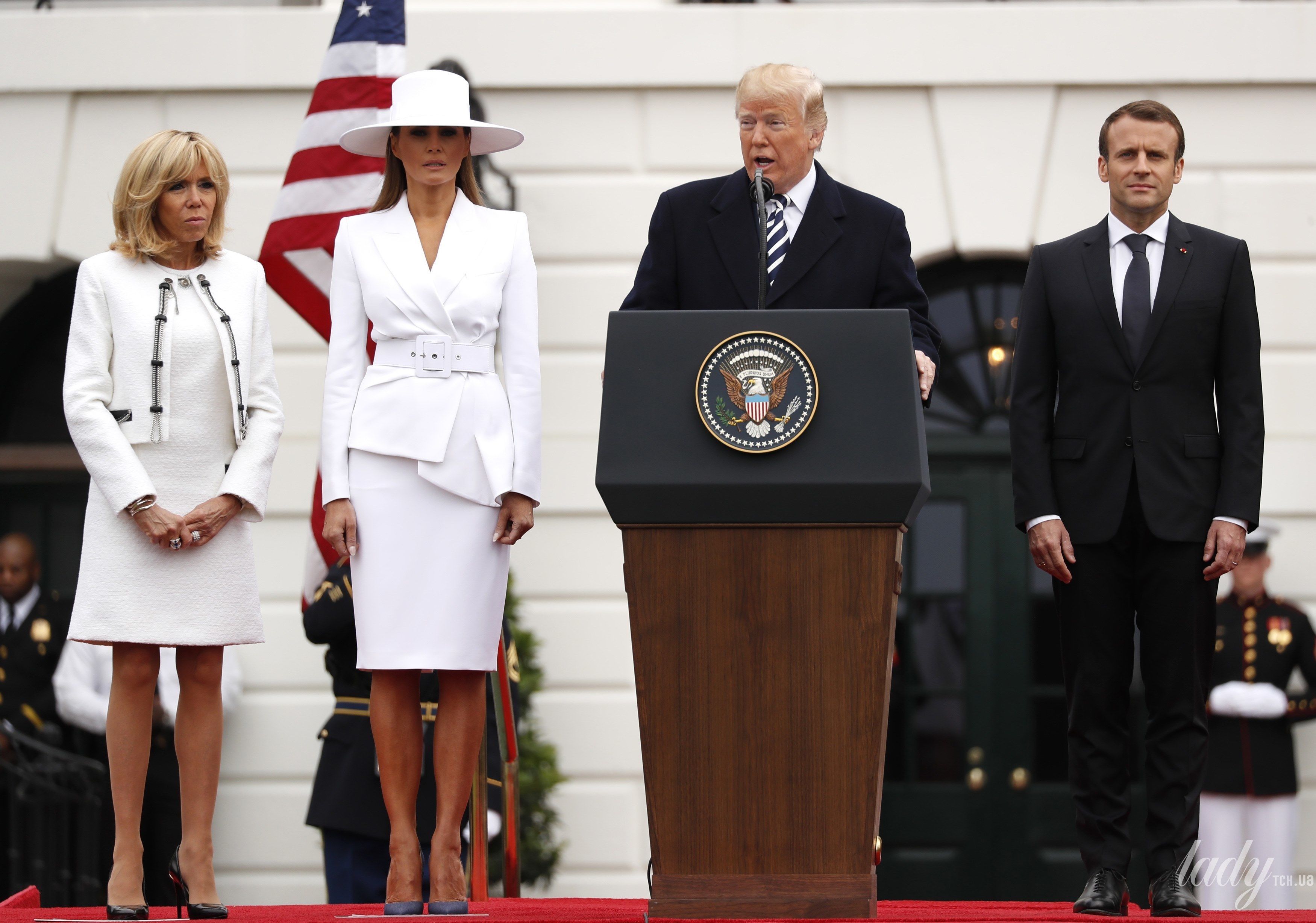 Мелания Трамп и Брижит Макрон_3