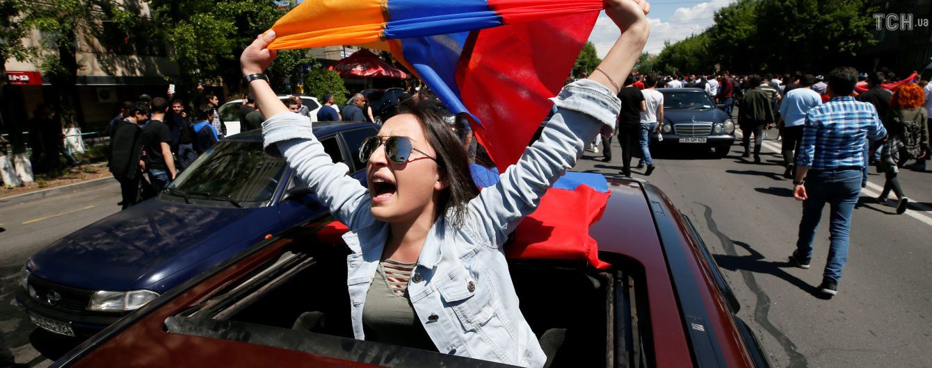 В Москву на тайные переговоры прибыли два высоких чиновника из Армении