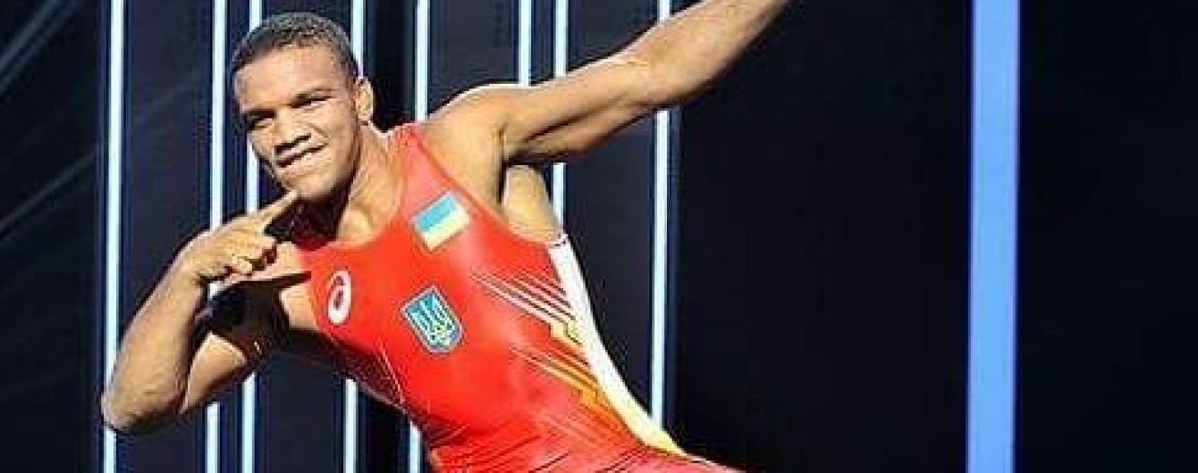 Массаж от чемпиона. Беленюк выставил на аукцион свои услуги
