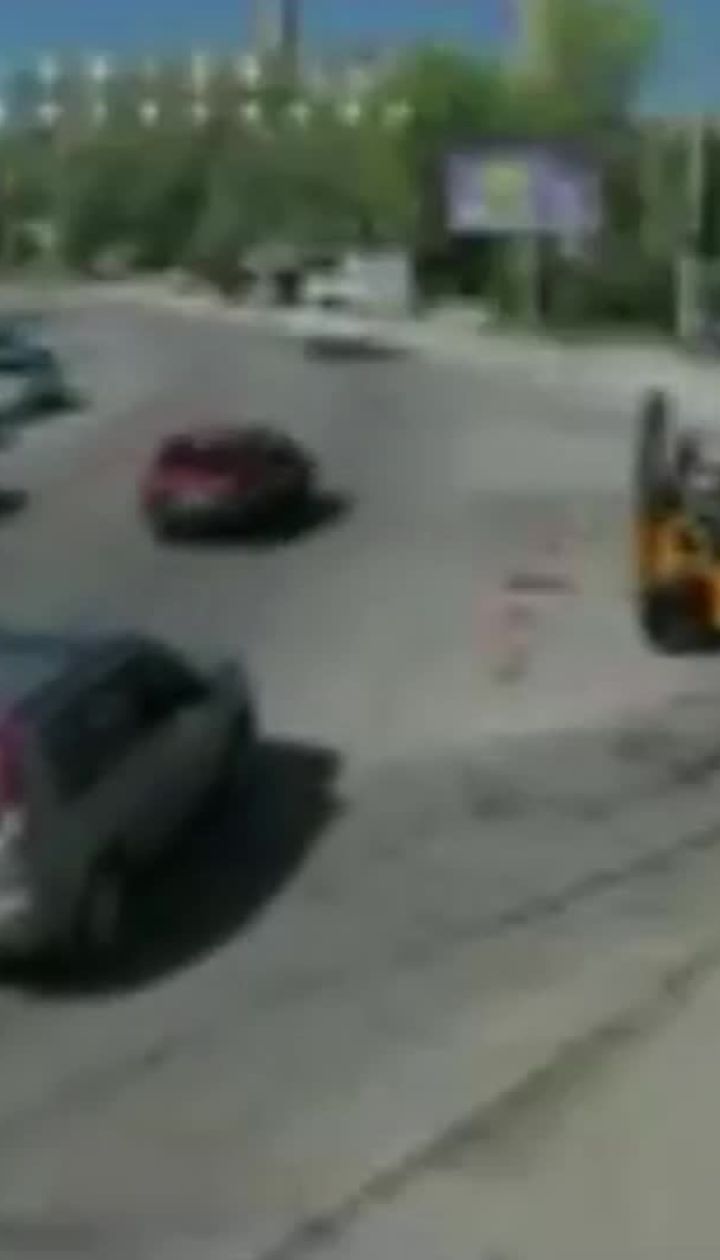 Момент моторошної ДТП у Дніпрі зафіксували на відео