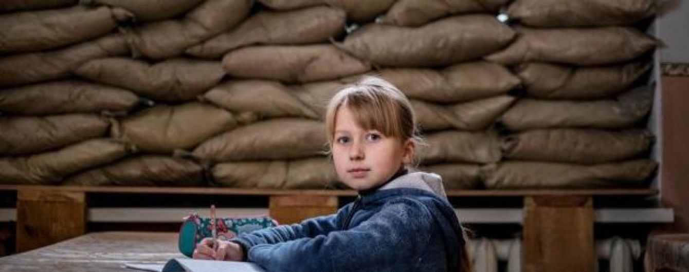 ЮНІСЕФ озвучив, скільки дітей навчаються в зоні бойових дій на Донбасі