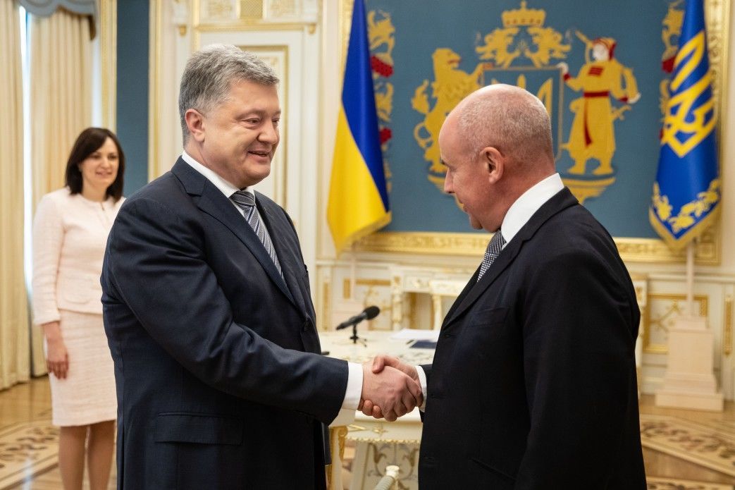 Президент Петро Порошенко і директор Head Йоганн Еліаш