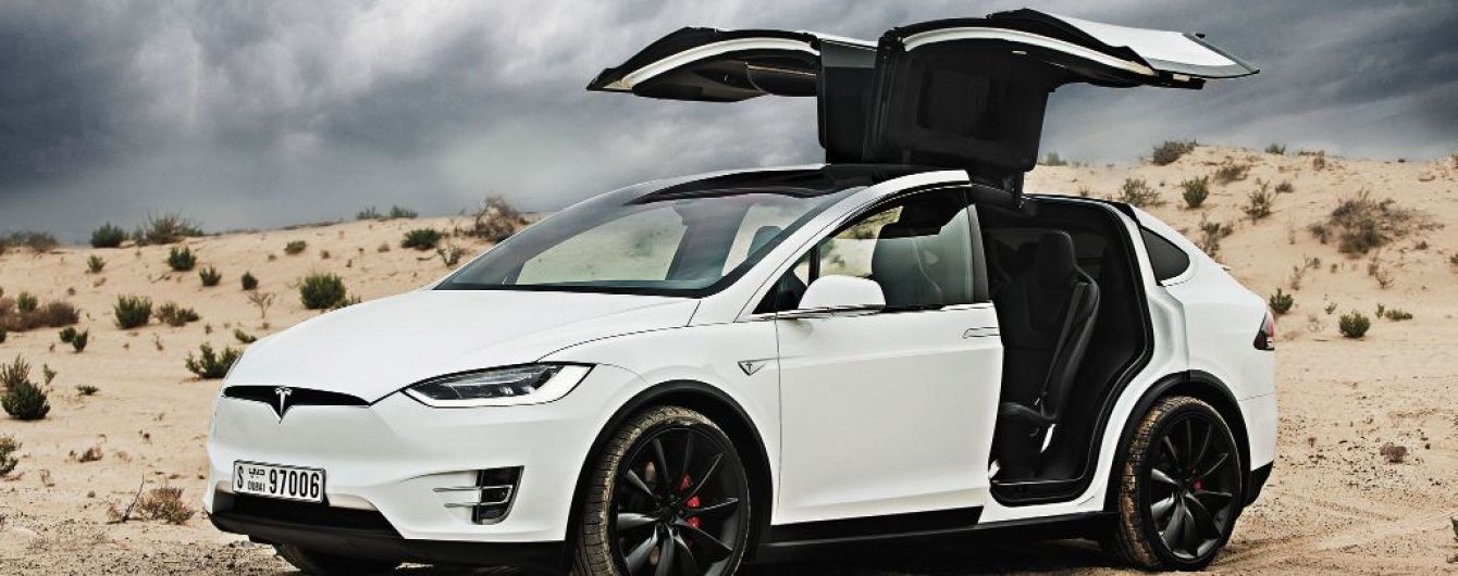 У Швейцарії поліція пересяде на Tesla у надзвичайних ситуаціях