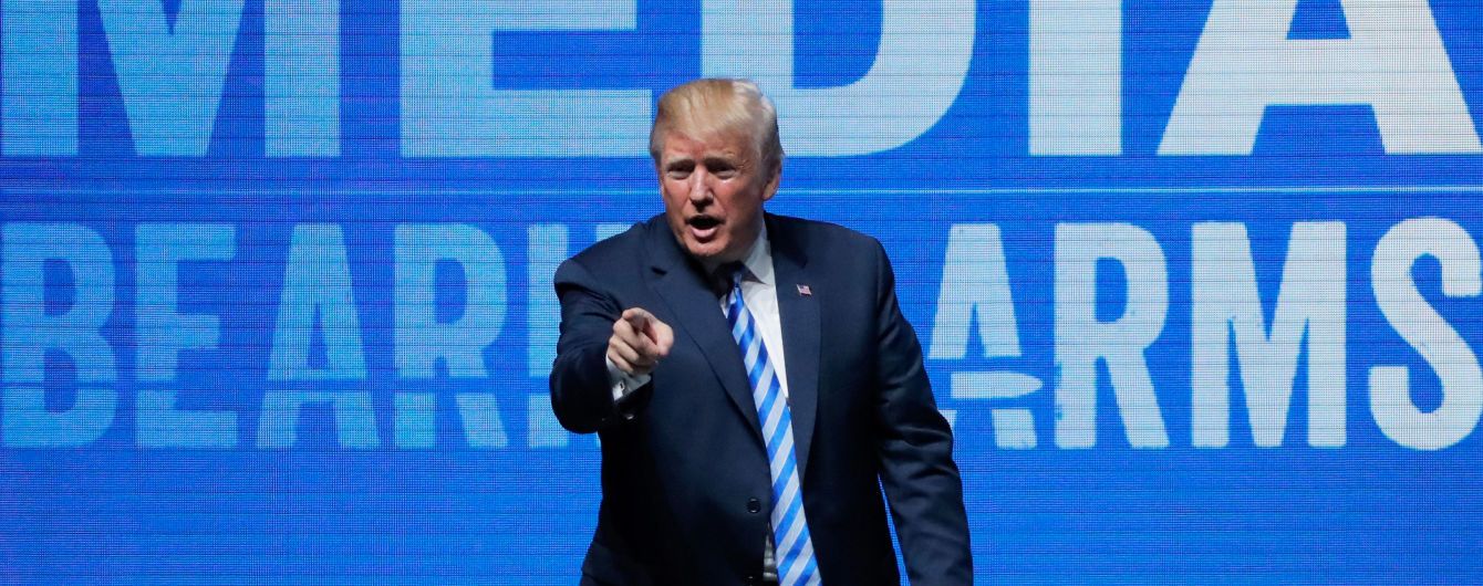 Трамп назвав причиною теракту у Парижі 2015 року відсутність права на зброю. У Франції обурилися