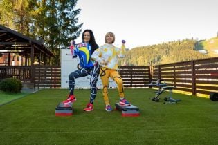 Анна Добрыднева показала, как с мамой в Карпатах занималась спортом