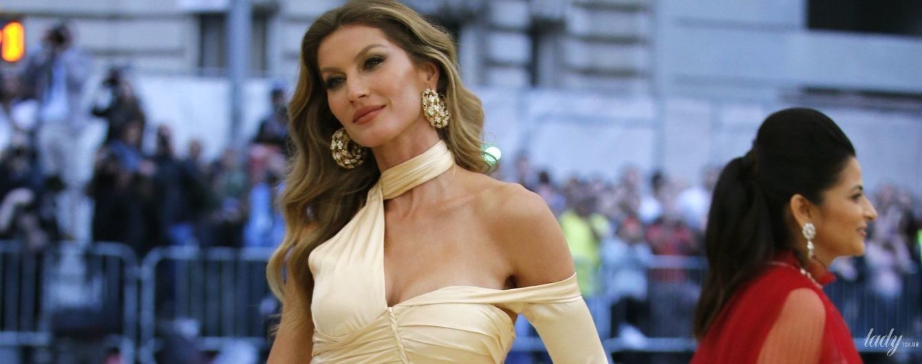 В платье с эффектным разрезом: Жизель Бундхен блистала на Met Gala-2018