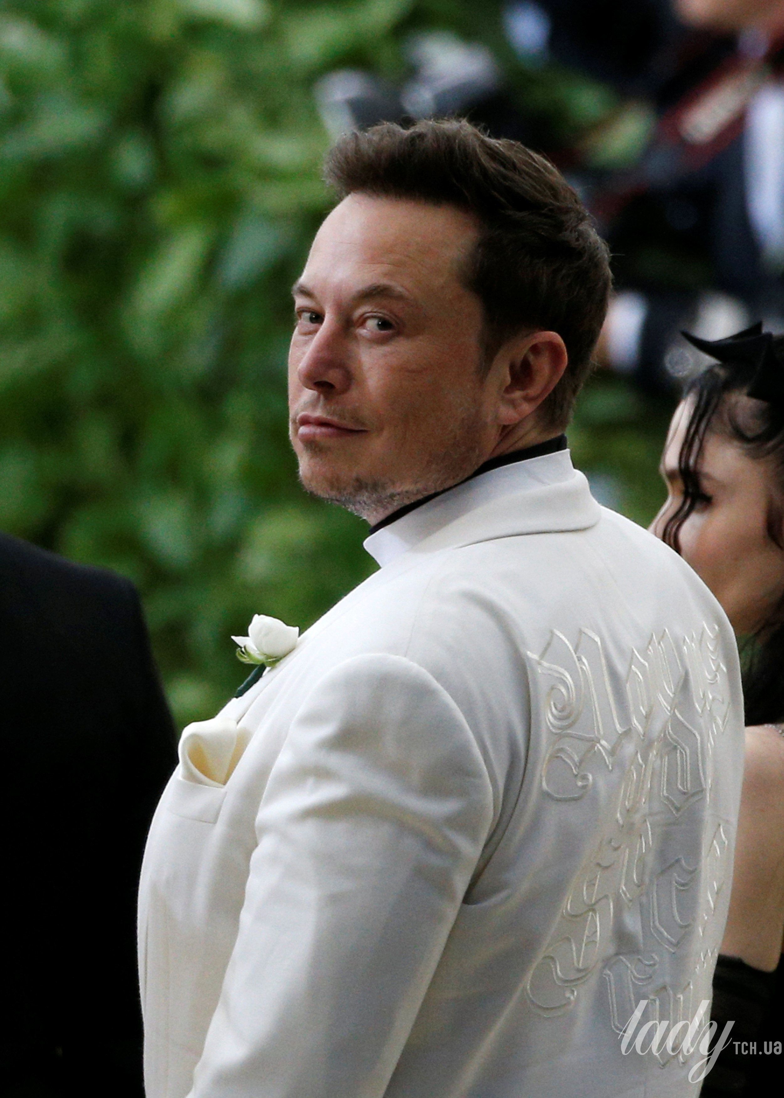 Илон Маск на Met Gala-2018_6